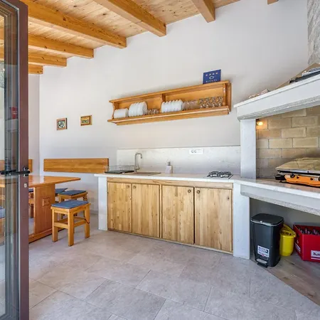 Stella Klarici - Happy Appartement