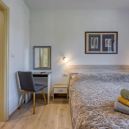 Stella Klarici - Happy Appartement