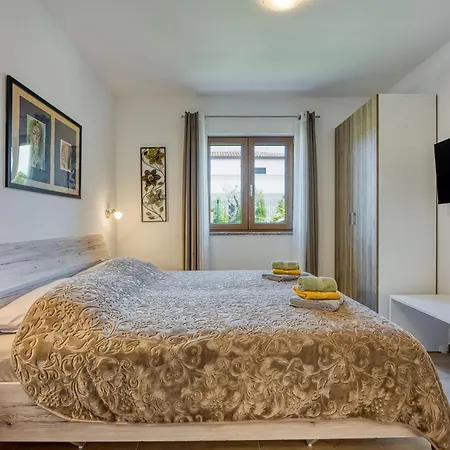 Stella Klarici - Happy Appartement Butkovići